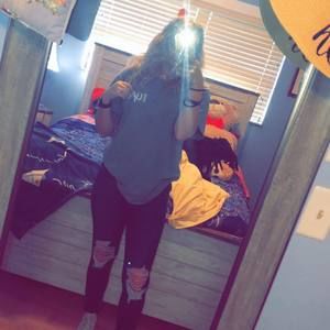 Meet your Posher, Michaela